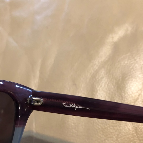 True Religion maroon and gray sunglasses - Picture 5 of 7